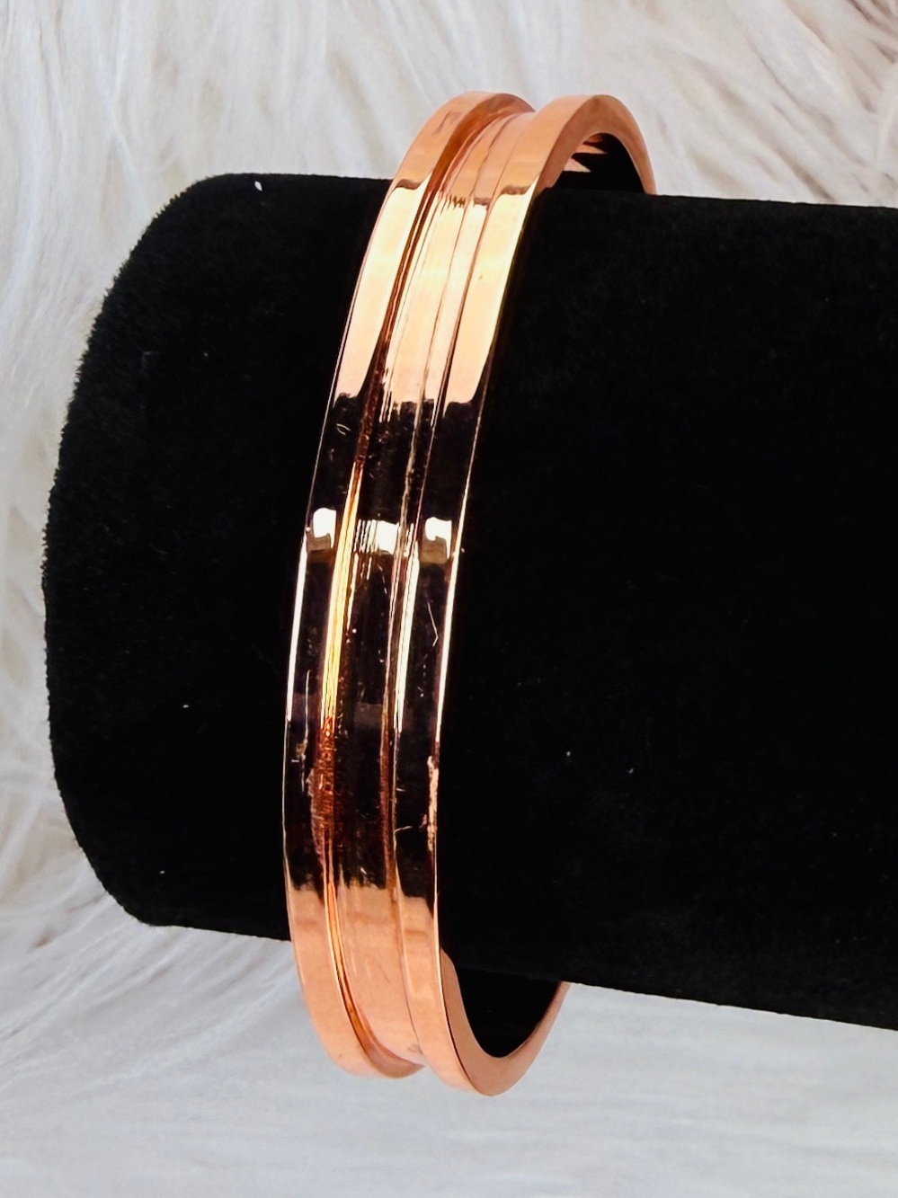 Elegant Copper-Toned Weighted Cuff Bracelet - Picture 3 of 8
